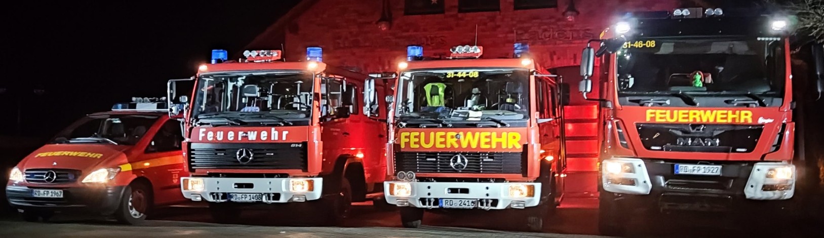 Fahrzeuge_Nacht_Frontal